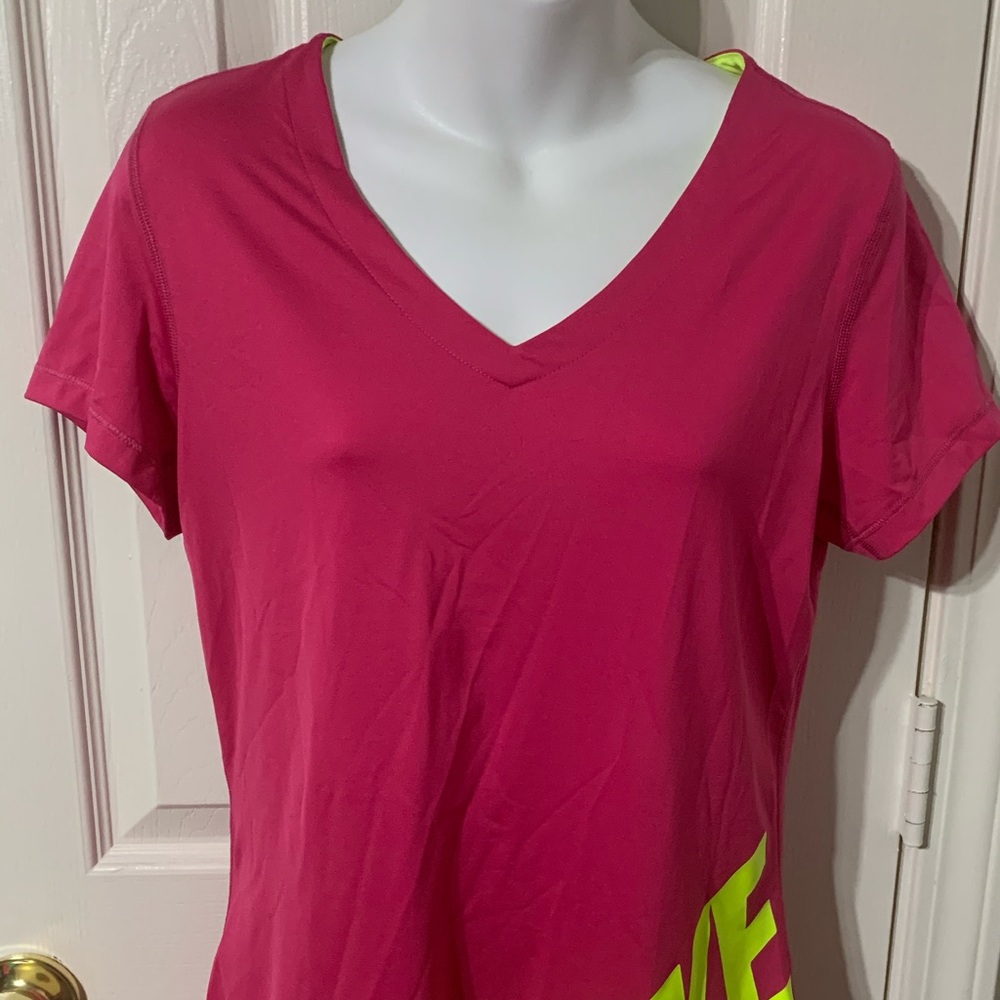 Nike Pro Woman’s fitted sport shirt Size L Pink